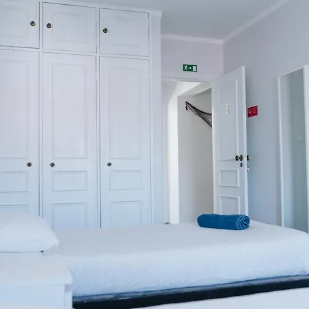 Διαμέρισμα With 5 Bedrooms