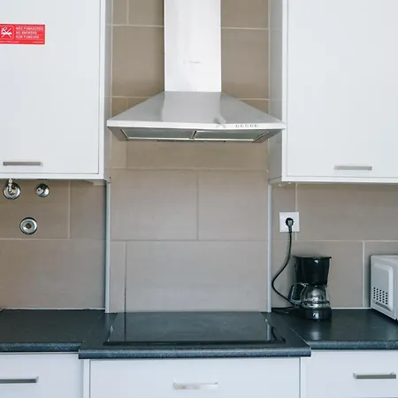 아파트 With 5 Bedrooms *