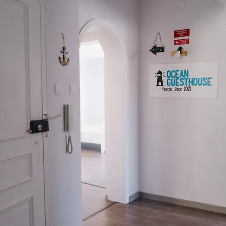 With 5 Bedrooms Lägenhet