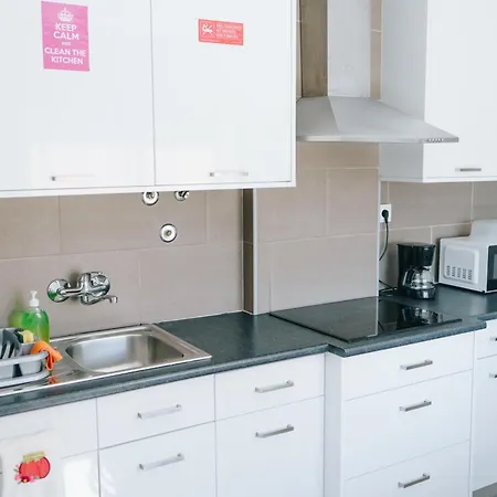 With 5 Bedrooms 아파트