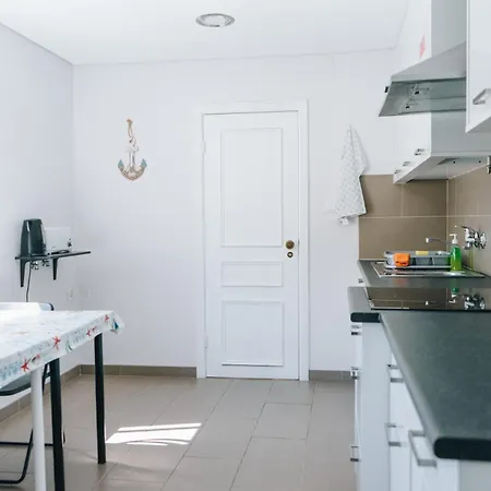 With 5 Bedrooms * 페니케