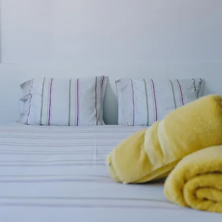 With 5 Bedrooms * 페니케