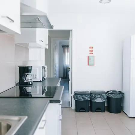 With 5 Bedrooms * 페니케