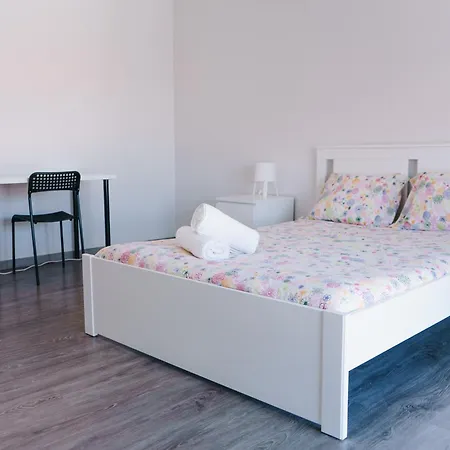 아파트 With 5 Bedrooms *