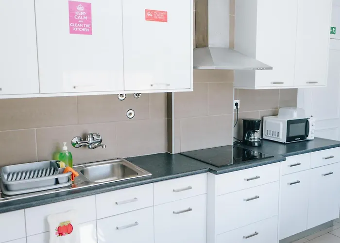 With 5 Bedrooms Apartamento