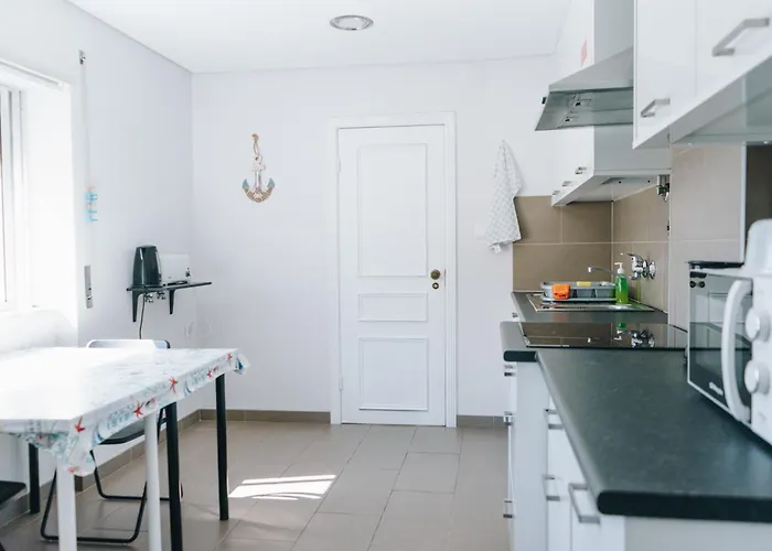 With 5 Bedrooms * Peniche