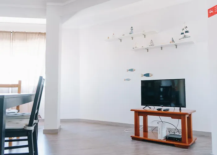 Apartamento With 5 Bedrooms Peniche