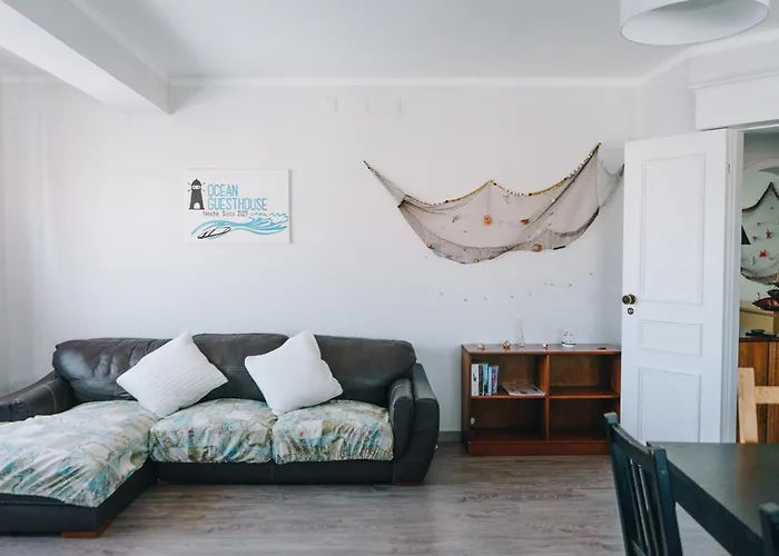 With 5 Bedrooms Apartamento