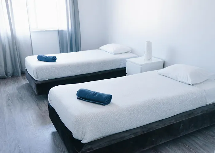 Apartamento With 5 Bedrooms Peniche